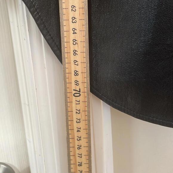 Aritzia - Wilfred - Faux Leather Button Up Jacket - Black - XS - Picture 9 of 14